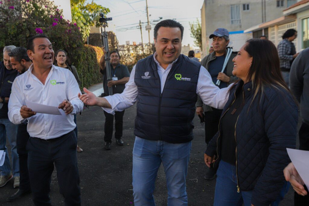 Acude Luis Nava A Entrega De Obras En Los Condominios De San Pedrito