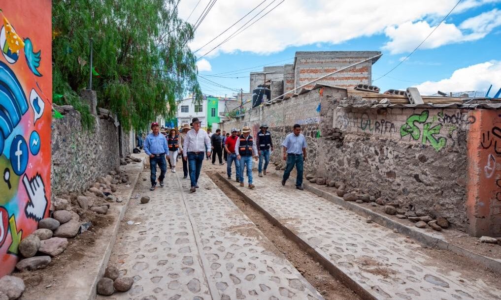 Supervisa Enrique Vega Obras De Urbanizaci N En Comunidades Marquesinas