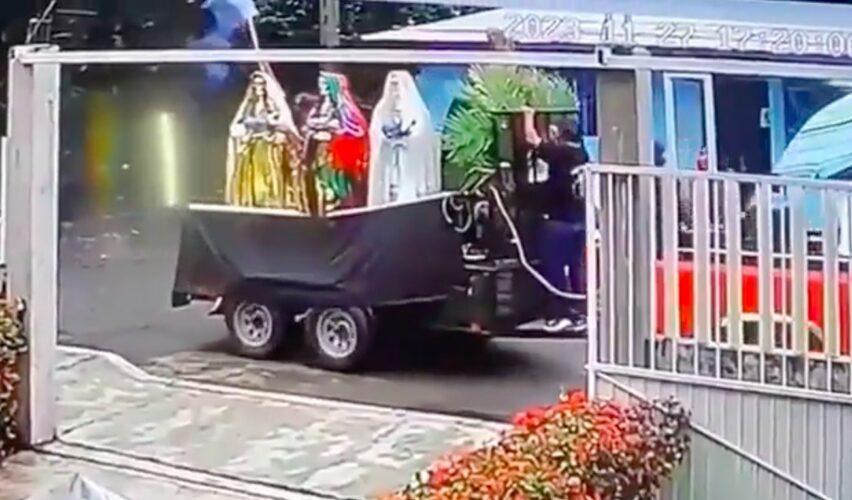 Video Explota Carro Con Figuras De La Santa Muerte En Catemaco La Lupa