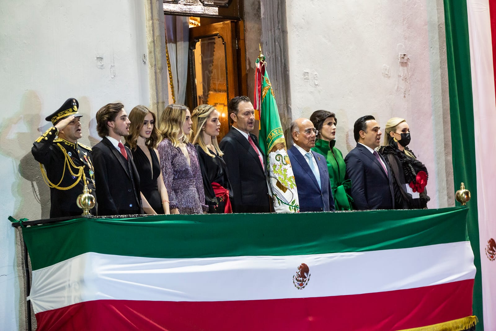 Llama Mauricio Kuri a la unidad entre mexicanos en ceremonia del Grito