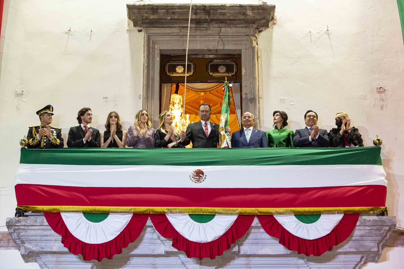 Llama Mauricio Kuri a la unidad entre mexicanos en ceremonia del Grito