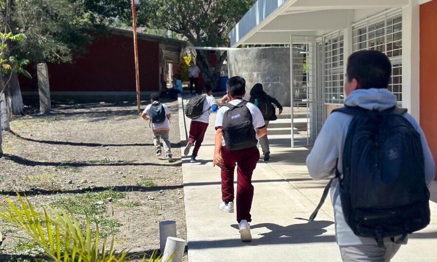 El lunes regresan a clases 367 mil estudiantes de educación básica en ...