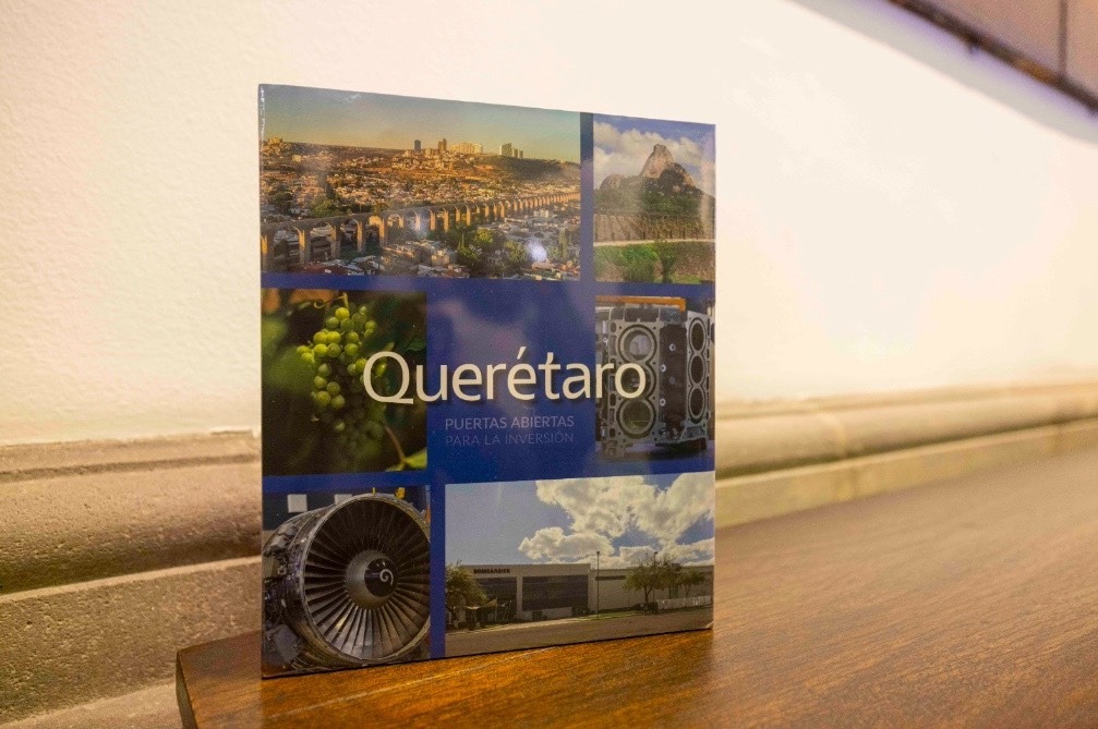 Asiste Kuri a presentación del libro "Querétaro Puertas abiertas para