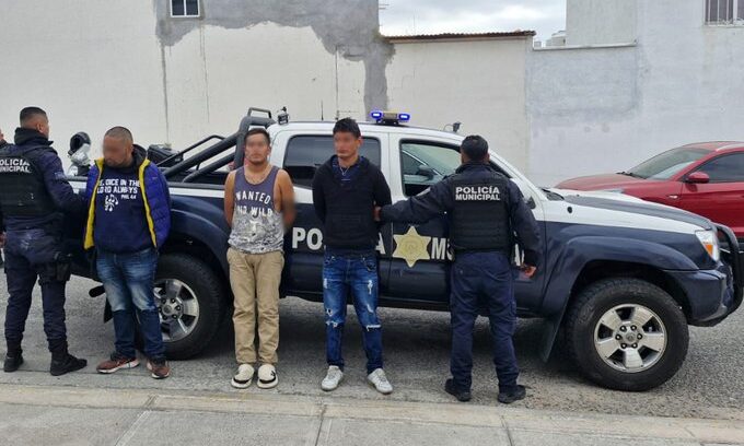 Detienen a tres hombres en posesión de camioneta y motocicleta con ...